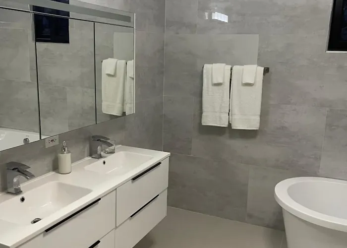 Sun Shine Luxury 3 Bedroom * Ocho Rios
