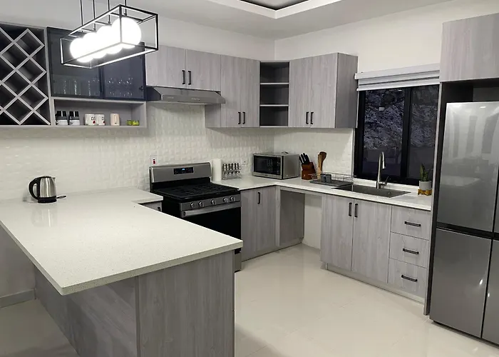 Sun Shine Luxury 3 Bedroom Ocho Rios